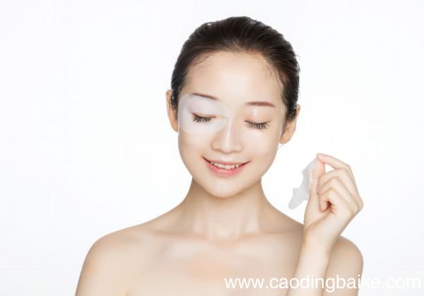 眼膜和水乳的使用顺序