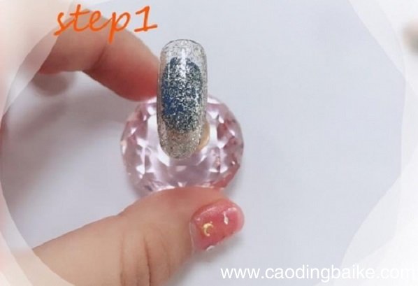美甲水波纹制作方法 水波纹美甲怎么做