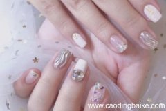 美甲水波纹制作方法 水波纹美甲怎么做