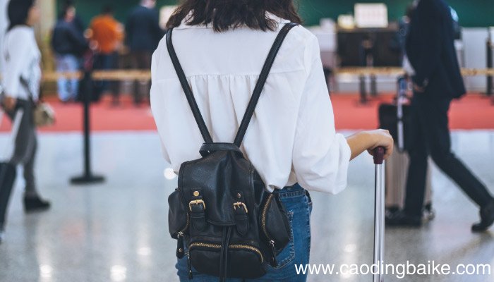 双肩包背带防滑小窍门双肩包背带防滑方法