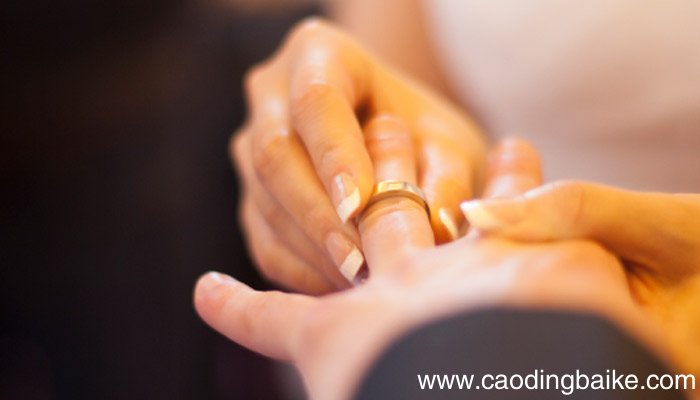 银戒指戴左手还是右手银戒指戴哪只手