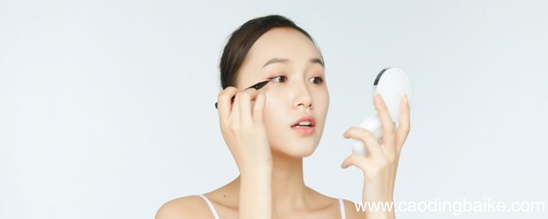 咖啡色的眼线该怎么画 怎么画眼线