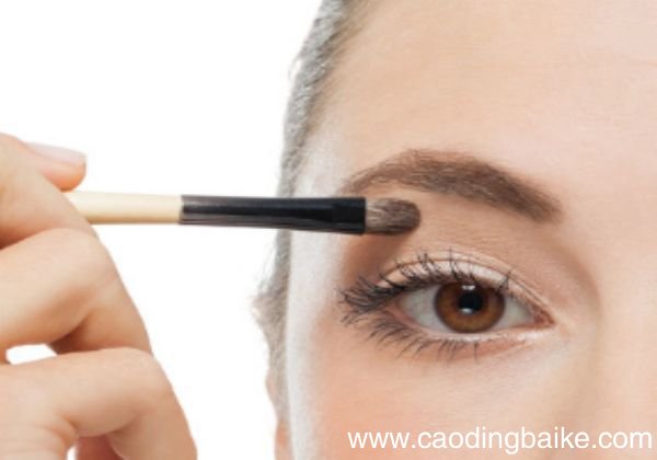 咖啡色的眼线该怎么画 怎么画眼线