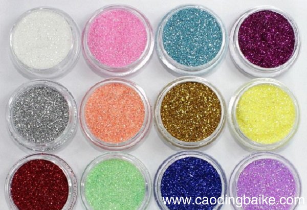 美甲镭射粉可以哪种颜色打底