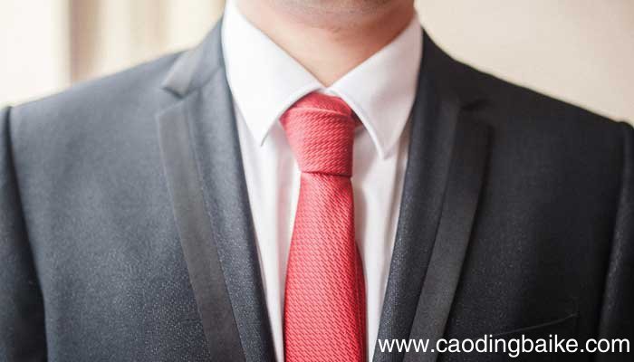 黑色西装配什么颜色领带 黑色西装与什么颜色领带搭配