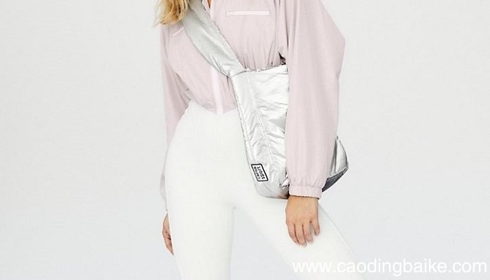 紧身裤的搭配方法 紧身裤怎么配上衣