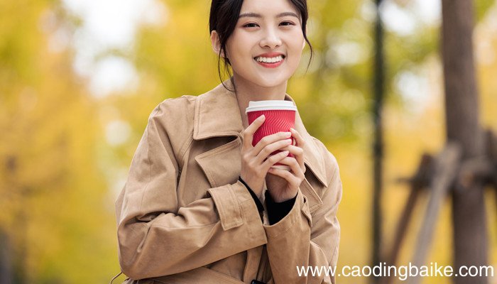 咖啡色和卡其色区别 咖啡色和卡其色的区别