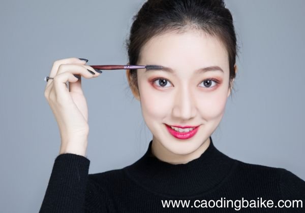 冬季好看的眼妆怎么画 冬季眼妆的画法