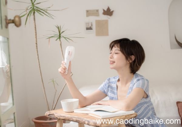 鹅蛋脸适合什么发型 鹅蛋脸适合什么发型