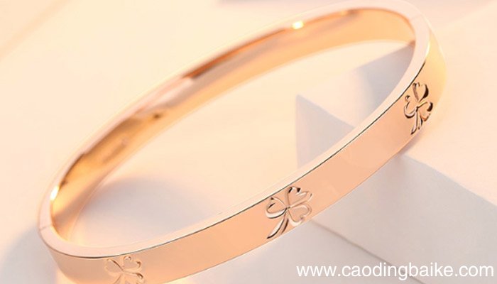 玫瑰金和银色哪个显白玫瑰金和银色哪个更适合黑皮