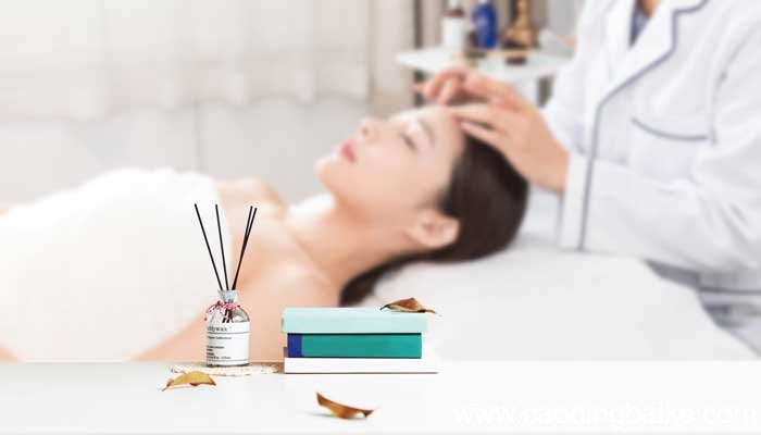 氯化钠可以收缩毛孔粗大吗 氯化钠可以缩小毛孔吗