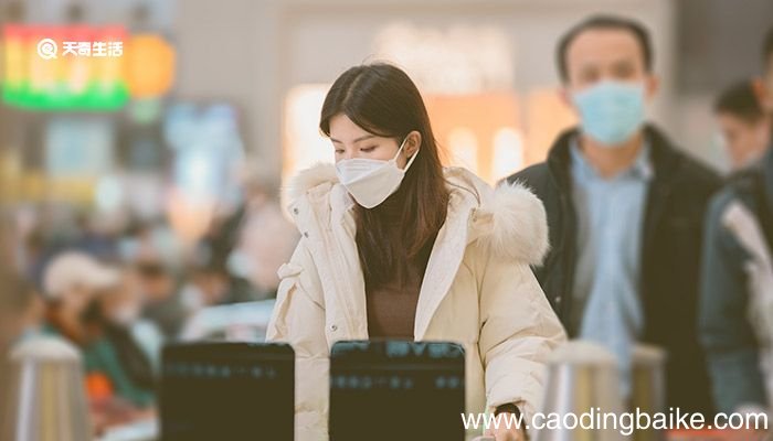 白色羽绒服洗完有黄印子怎么处理 白色羽绒服洗完有黄印子怎么办