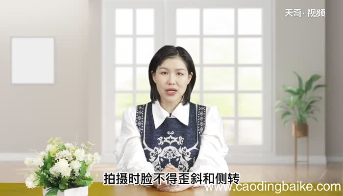 女生拍身份证发型技巧 女生拍身份证发型技巧短发