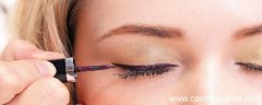 眼线液笔和眼线胶笔的区别眼线液笔和眼线胶笔有什么不同