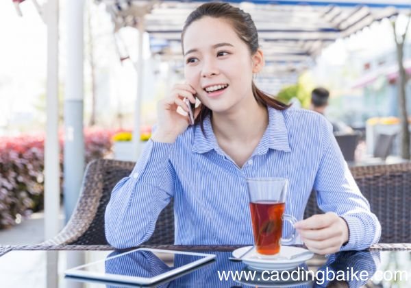 格纹阔腿裤搭配什么上衣 格纹阔腿裤适合哪些上衣