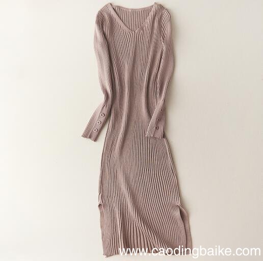 秋冬长款连衣裙如何搭配 秋冬长款连衣裙如何搭配好看