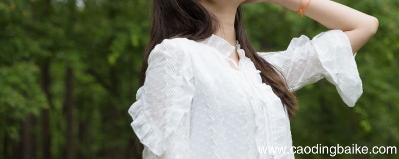 米色裤子搭配什么上衣米色裤子如何搭配