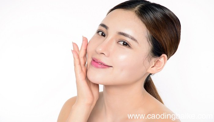 雅顿金胶适合白天用还是晚上用 雅顿金胶适合白天用吗