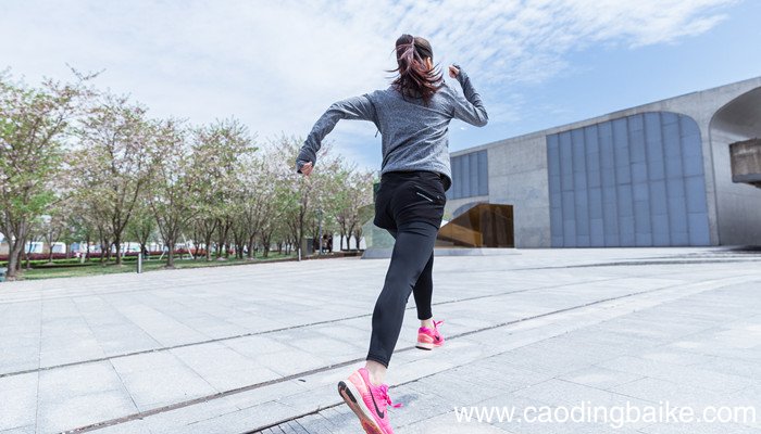 为什么黑色吸热但是更防晒 为什么黑色更容易吸热