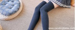 夏季长袜怎么搭配 女生夏天长筒袜穿搭