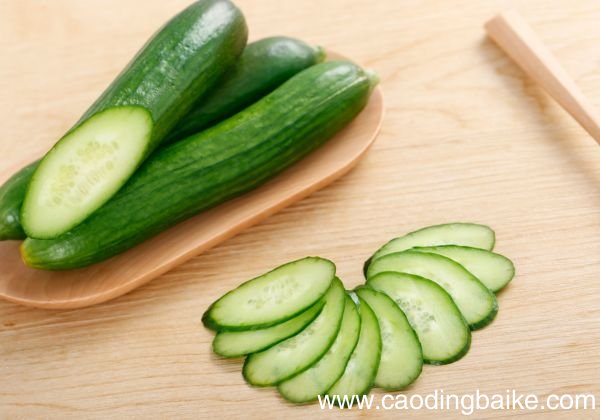 去除下巴痘痘的小妙招 下巴长痘怎么办