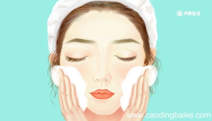 兰蔻小黑瓶适合什么年龄 兰蔻发光眼霜适合什么年龄