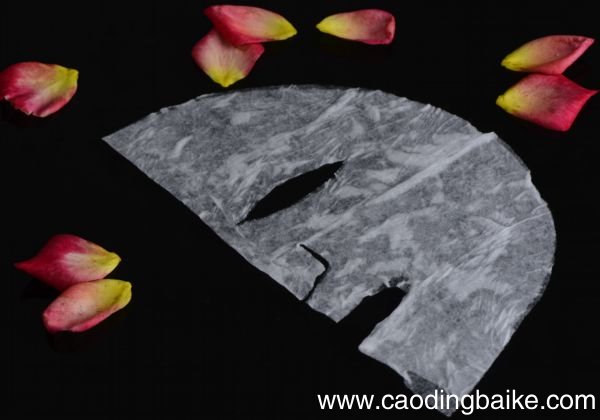 泥膜和面膜可以叠加使用吗 泥膜和面膜有什么不同