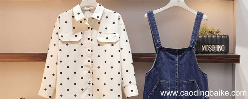 背带裤怎么搭配衣服 背带裤如何配上衣