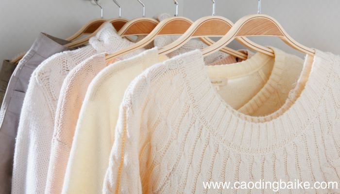 裙子静电贴打底袜上怎么办 裙子静电贴打底袜上怎么处理