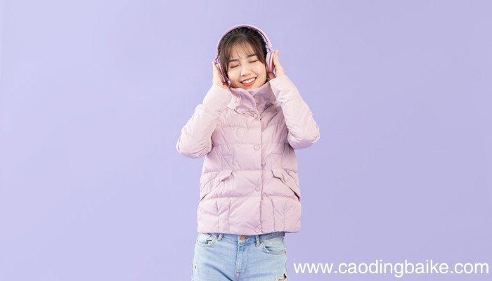 免洗亮面白色羽绒服染色了怎么办 白色羽绒服免洗面料染色了怎么办