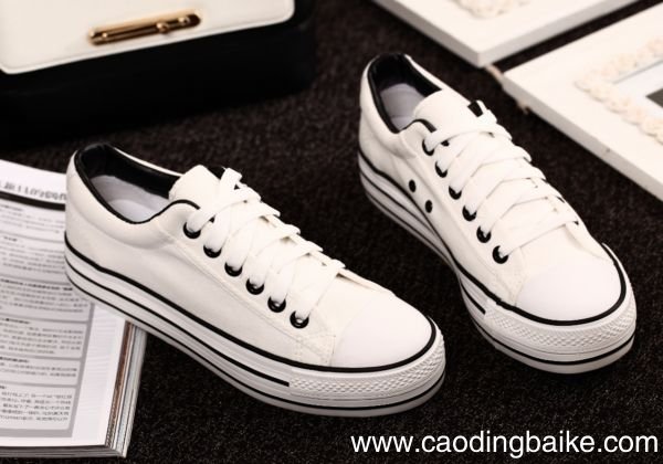 黑色裤子配什么颜色鞋子 黑色裤子搭配什么鞋子