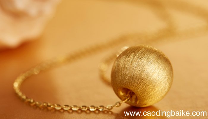 彩金项链可以戴着洗澡吗彩金项链能不能戴着洗澡