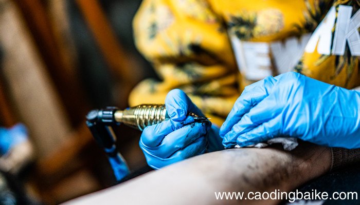 玫瑰净颜精油可以洗纹身吗纹身精油洗纹身有效果吗