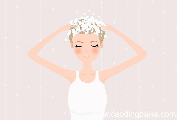 洗发水抹在头皮上会不会导致脱发 洗发水能涂在头皮上吗