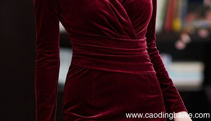 冬季连衣裙的搭配方法 冬季裙子怎么搭配