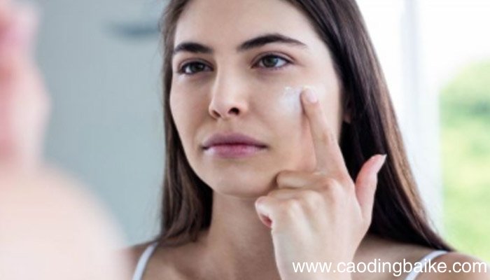 抹防晒霜之前要抹什么抹防晒霜前需要抹什么