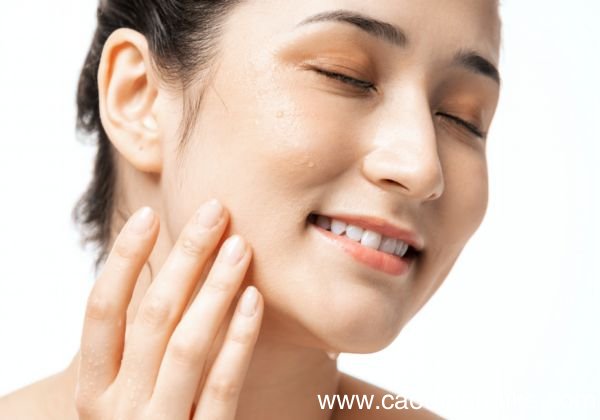 纯露可以天天敷脸吗 纯露怎么用