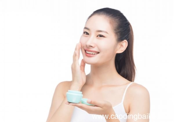 春季皮肤干燥起皮怎么办 春季皮肤干燥起皮如何护肤