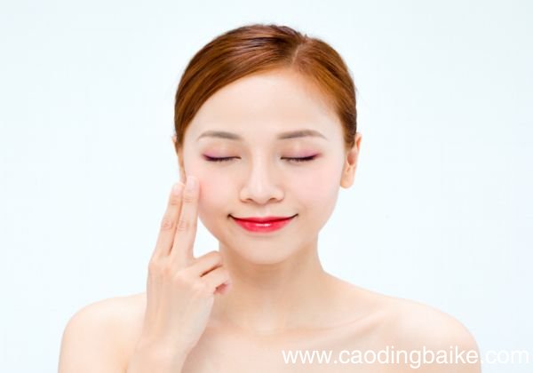 春季皮肤干燥起皮怎么办 春季皮肤干燥起皮如何护肤