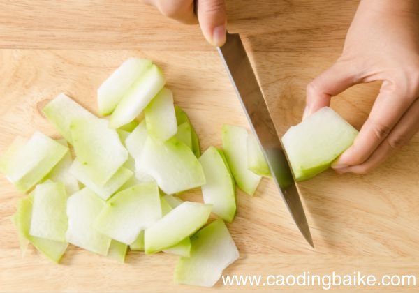 自制眼膜如何去眼袋 自制眼膜去眼袋的方法