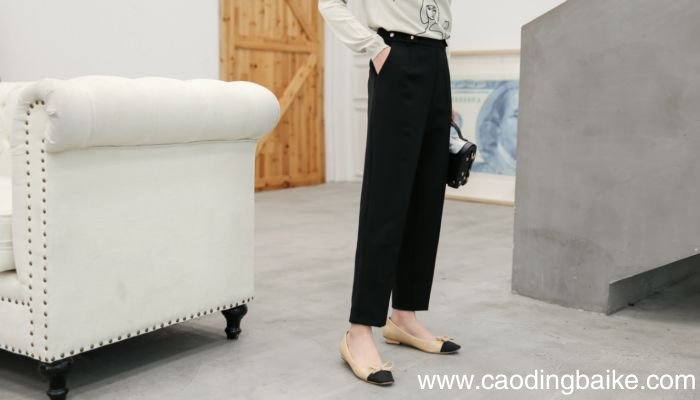 羽绒服如何搭配裤子 羽绒服适合搭配什么裤子