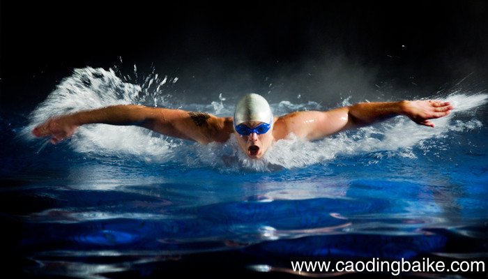 泳镜镀膜和不镀膜的区别 镀膜泳镜和不镀膜泳镜的区别