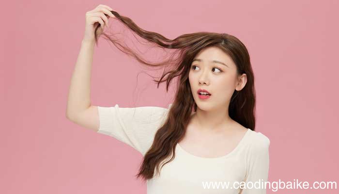 烫完头发很蓬松毛躁怎么办 烫完头发很蓬松毛躁怎么回事