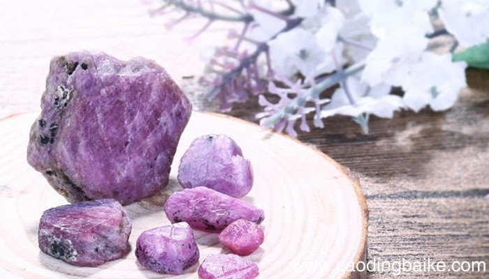 蜜蜡五行属什么 黄色蜜蜡五行属什么