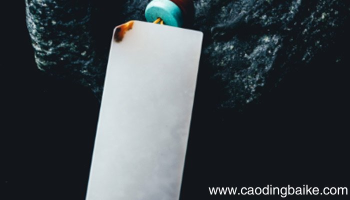 玉吊坠晚上睡觉摘不摘玉吊坠晚上睡觉需要摘吗