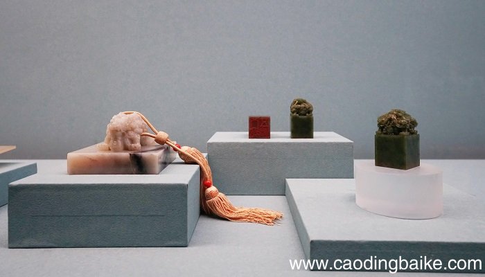 玉跟翡翠的区别在哪里 翡翠和玉有哪些区别