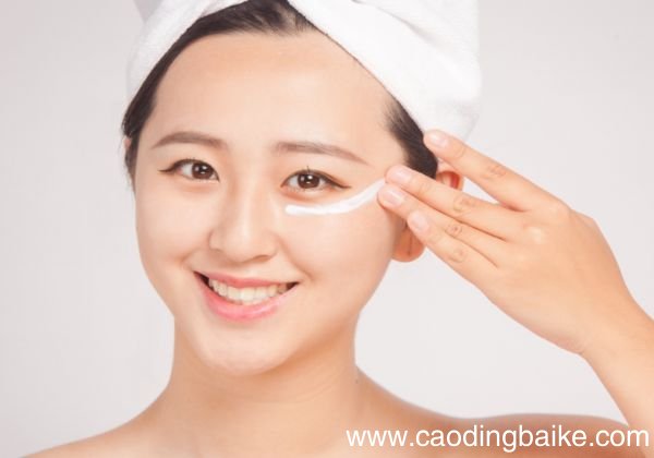 眼霜使用的正确顺序眼霜的正确使用步骤