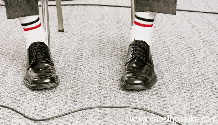 男23公分的脚穿39还是40的鞋 男23公分的脚是穿39还是40的鞋