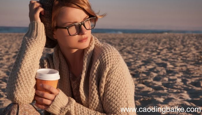 金丝绒阔腿裤的搭配方法 金丝绒阔腿裤适合搭配什么衣服