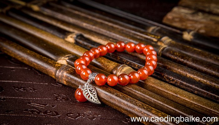 玉和玛瑙的区别在哪里 玉和玛瑙的区别